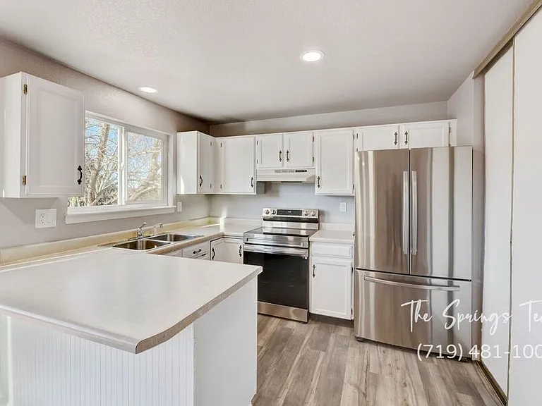 6460 Bugle Dr — Photo 6