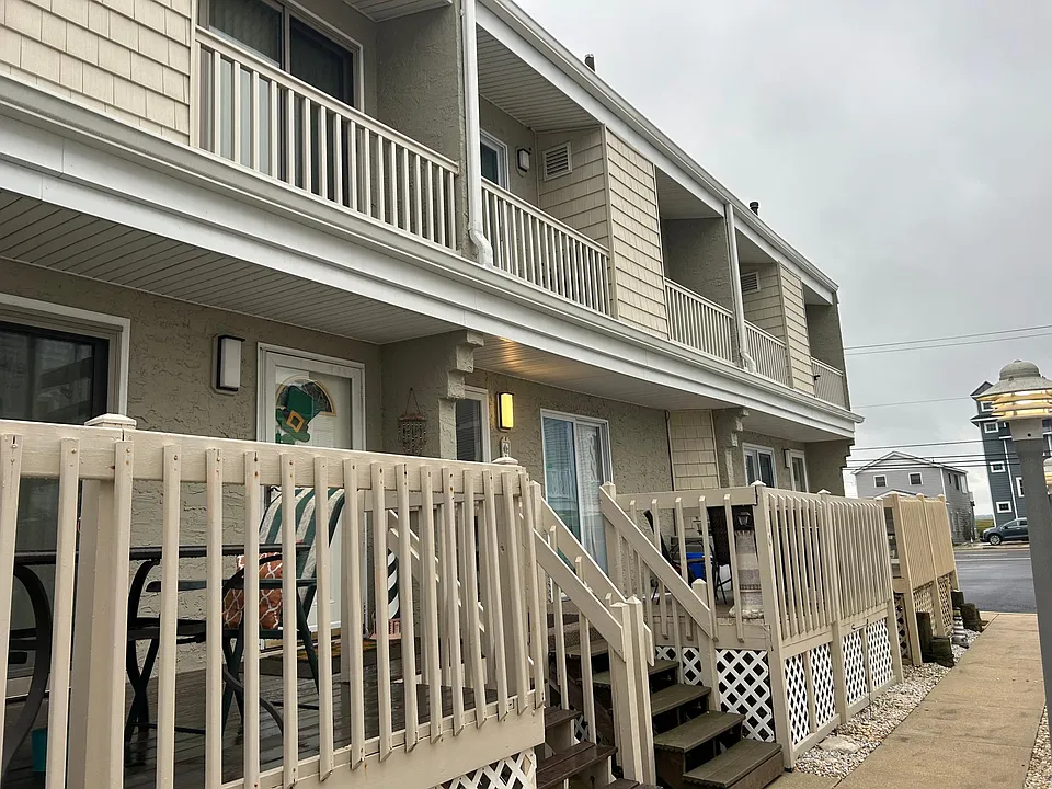 620 W Pine Ave #10