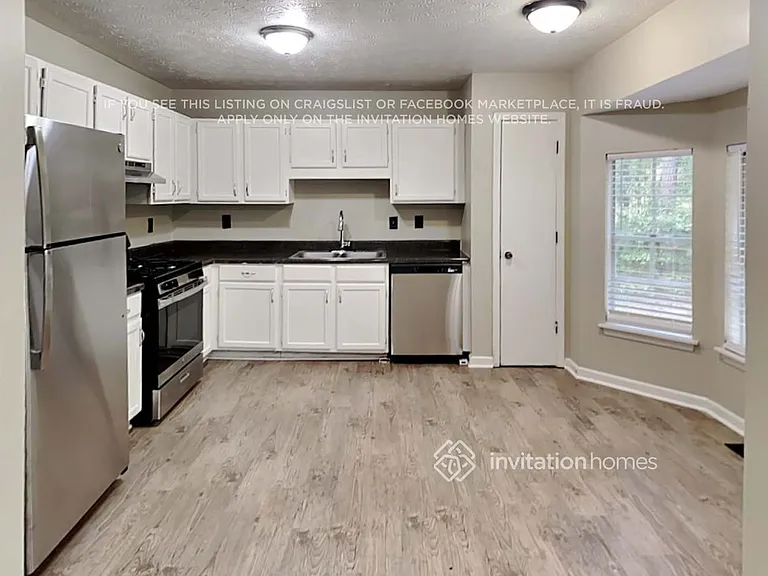 1333 Regal Heights Dr — Photo 8