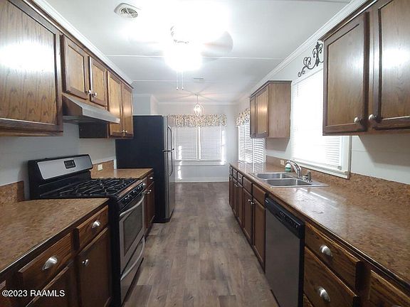 4th image of 311 Everette St