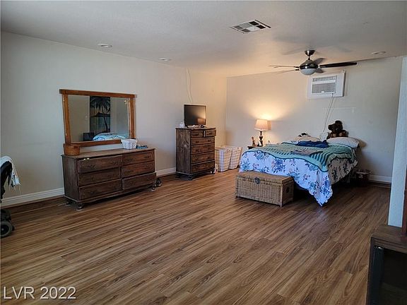 4th image of 5824 Pebble Beach Blvd