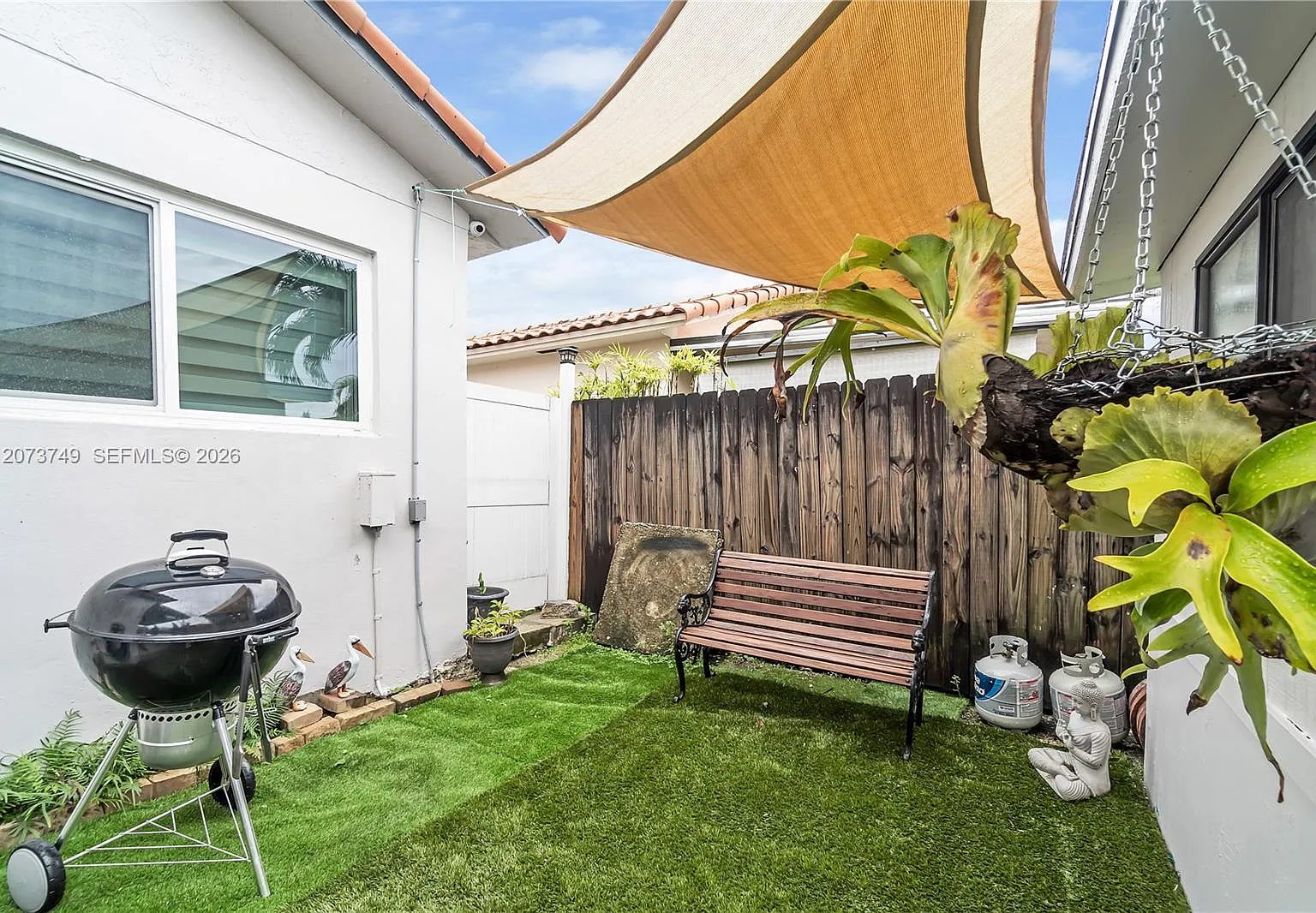 3 bed, 1418 sqft, $3,500 — Photo 1