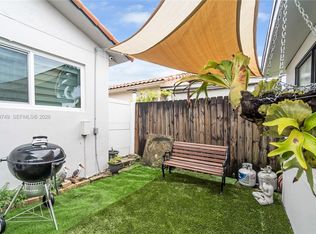 990 W St #43PL, Hialeah, FL 33012