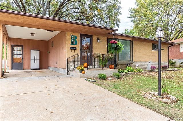 1st image of 523 Nightingale Ln