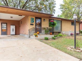 523 Nightingale Ln, Saint Louis, MO 63123