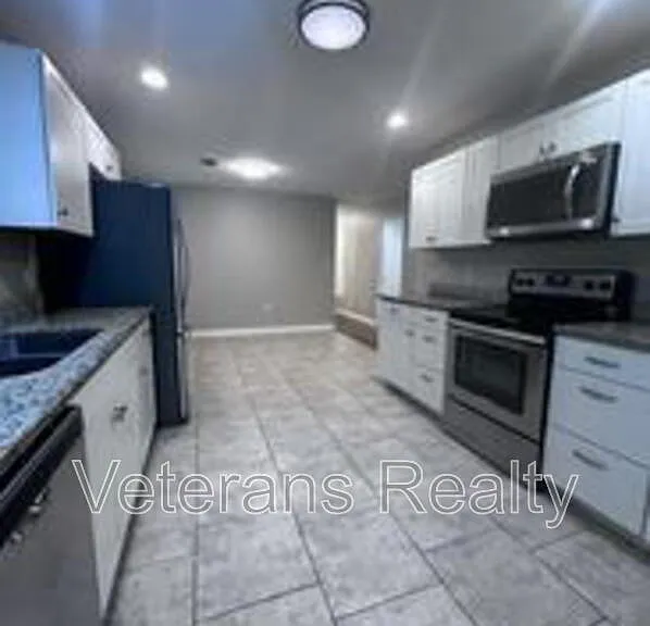 113 Alverado Dr — Photo 4