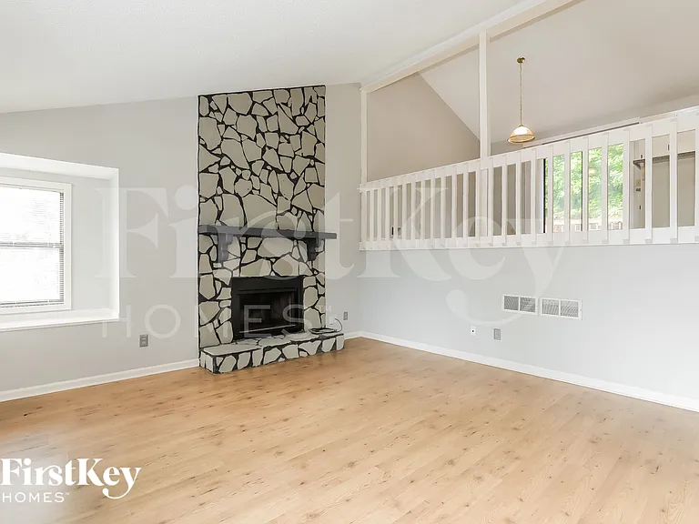 1389 Millstream Trl — Photo 2