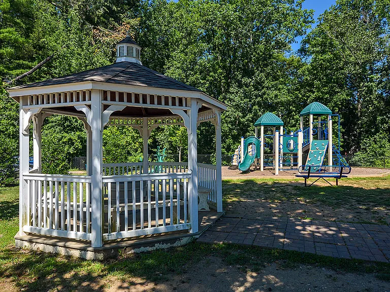 Orchard Park — Photo 30