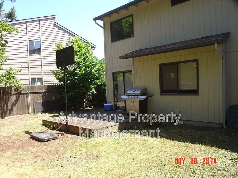 1831 NW Grant Cir — Photo 13