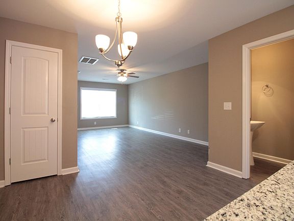 4th image of 383 Sam Houston Cir