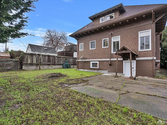 5th image of 208 San Diego Ave