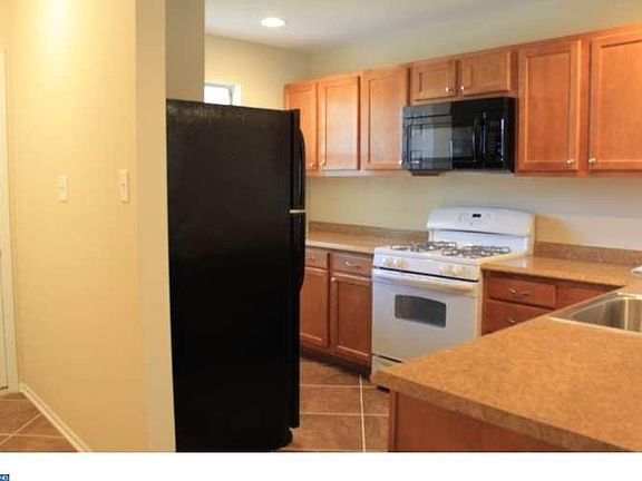 4th image of 522 Blackbird Dr