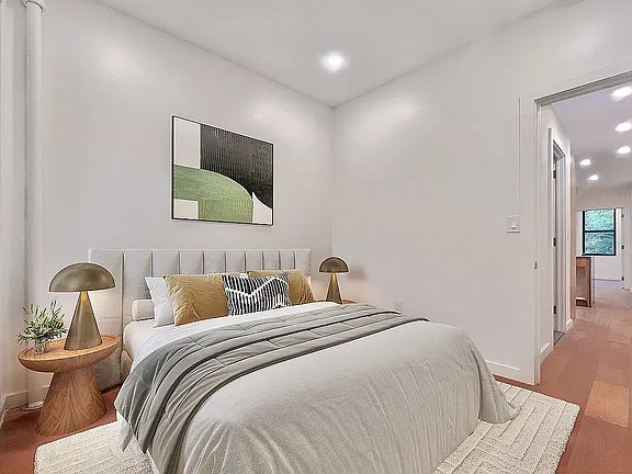 4th image of 140 W 4th St APT 10