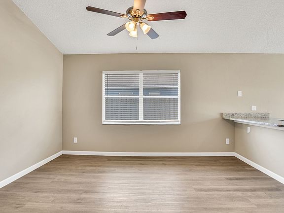 5th image of 13507 Glasser Ave