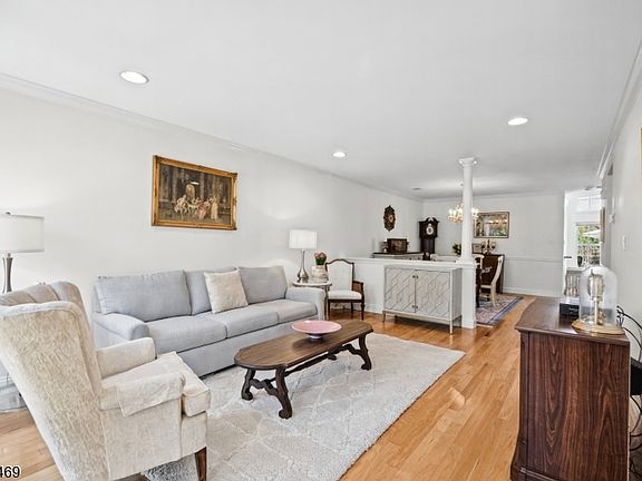 5th image of 45 Magnolia Way