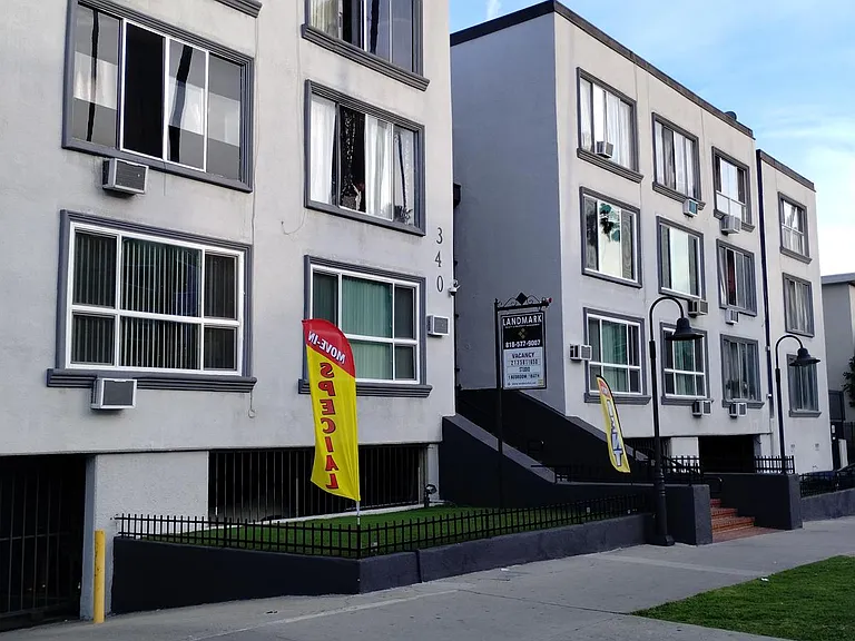 340 S Kenmore Ave — Photo 3