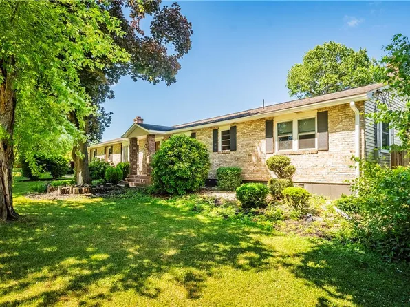 5324 Camp Meeting Rd, Center Valley, PA 18034