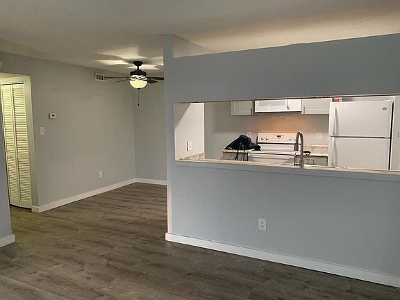 4th image of 4260 Thalia Station Cir