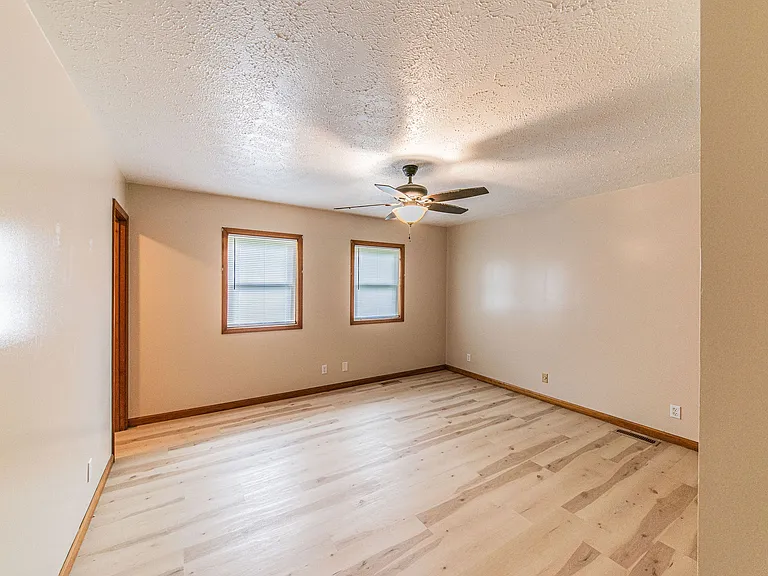 671 Riverview Dr — Photo 18