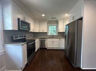 569 Woods Dr NW, Atlanta, GA 30318