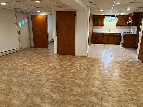 4th image of 40 Clunie Ave #Basement