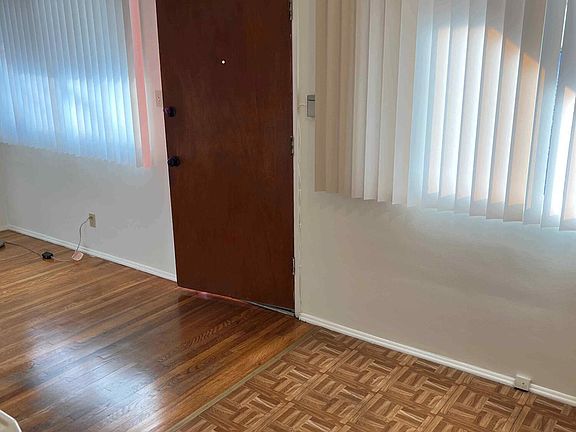 4th image of 400 W Dryden St