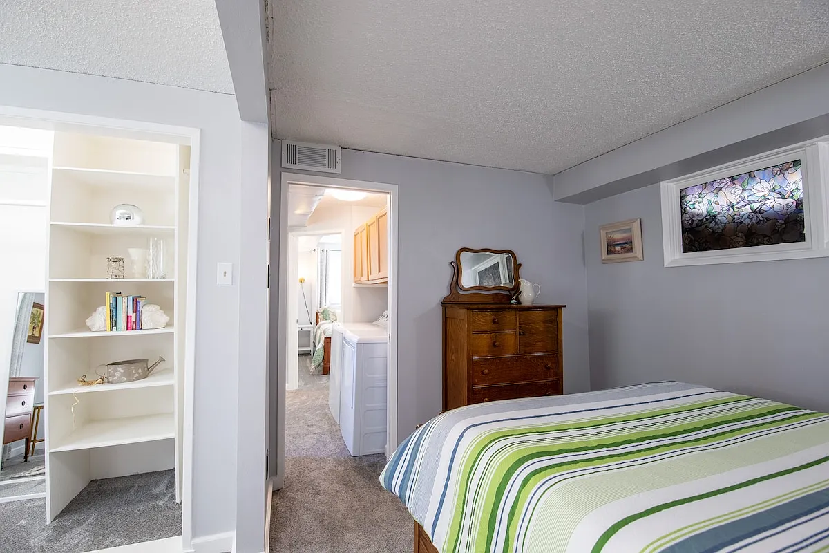 3 bed, 1.5 bath, 1400 sqft, $2,800 — Photo 2