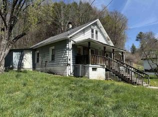345 Mary Branch Rd, Matoaka, WV 24736
