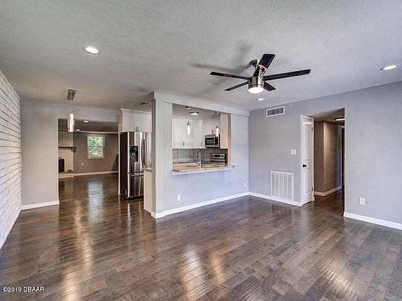 3rd image of 700 N Flamingo Dr