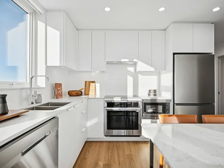 277 W 42nd Ave — Photo 36