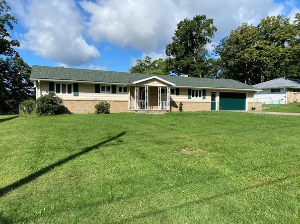 8 Penn Way, Oil City, PA 16301