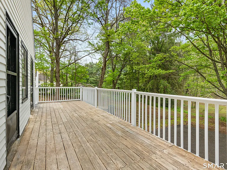 1335 Wolf Hill Rd — Photo 9