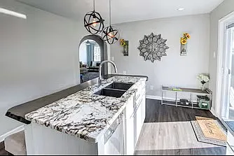 2 bed, 950 sqft, $2,250 — Photo 2