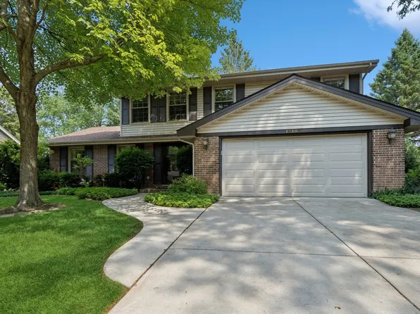 1218 Sussex Ln, Libertyville, IL 60048