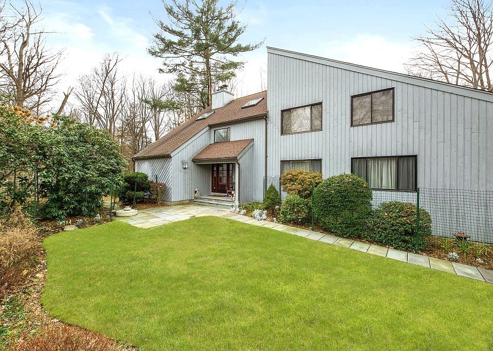 1st image of 64 Cliffside Ln