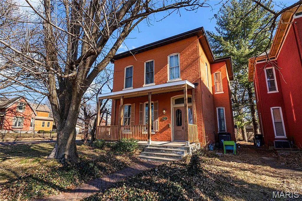 402 Abend St photo 1