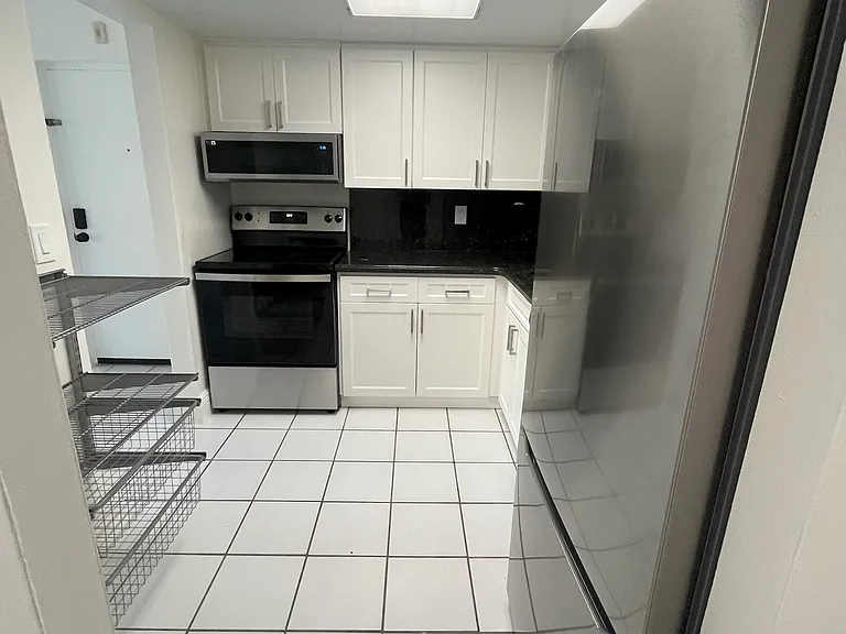 8311 SW 142nd Ave #I204 — Photo 2