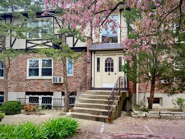844 Village Quarter Rd APT A5, Dundee, IL 60118