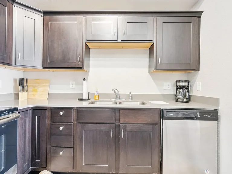 Willow Falls Apartments — Photo 17