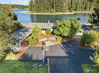 7290 E Grapeview Loop Rd, Allyn, WA 98524