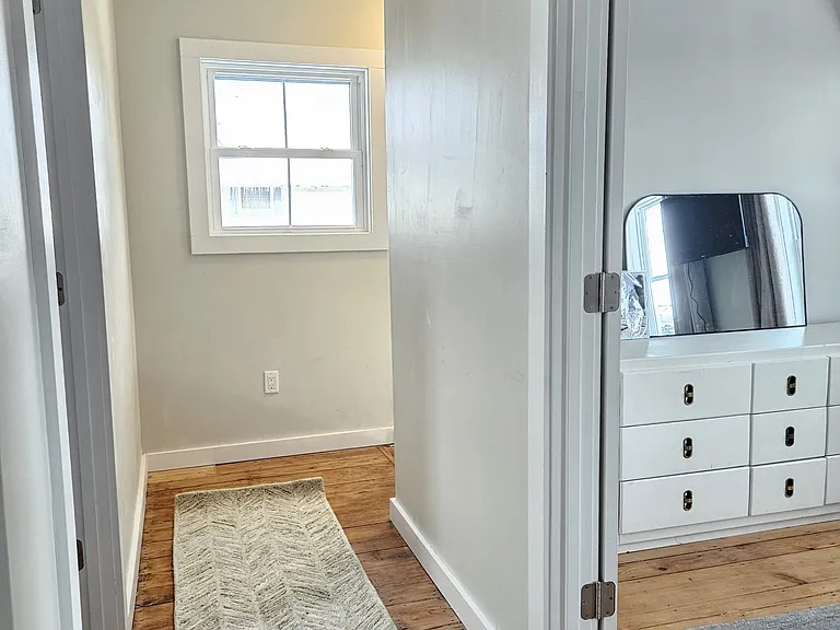 466 Main St #1 — Photo 16