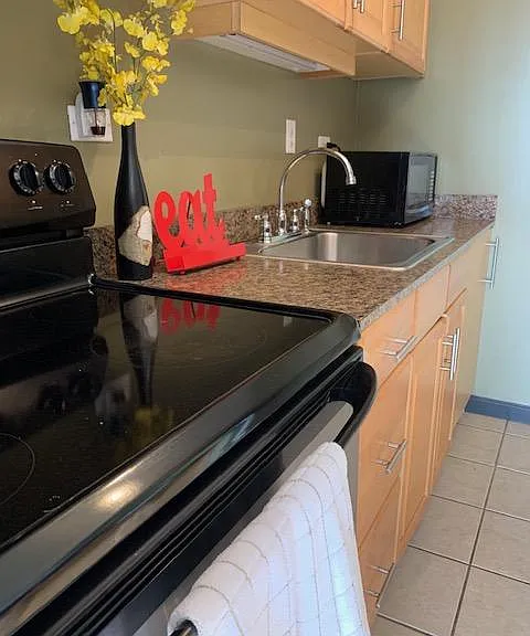 1941 Church Ln #605 — Photo 2