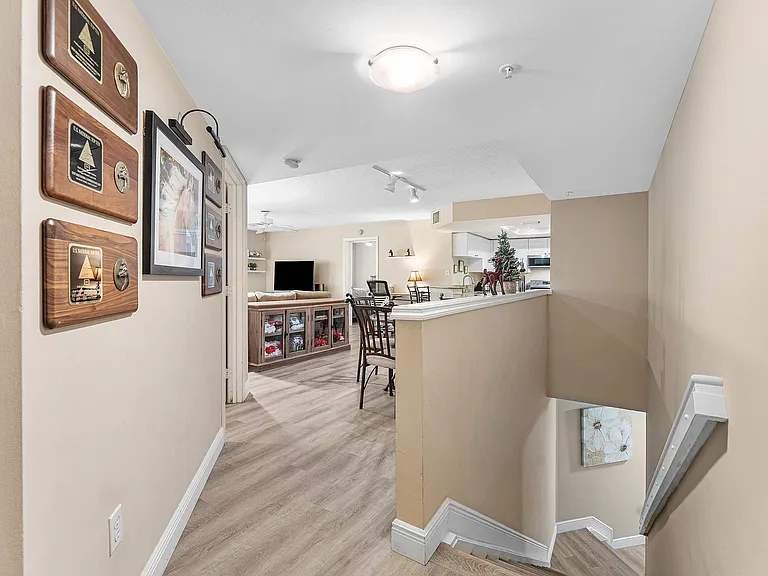 1000 Crestwood Ct S #1015 — Photo 16