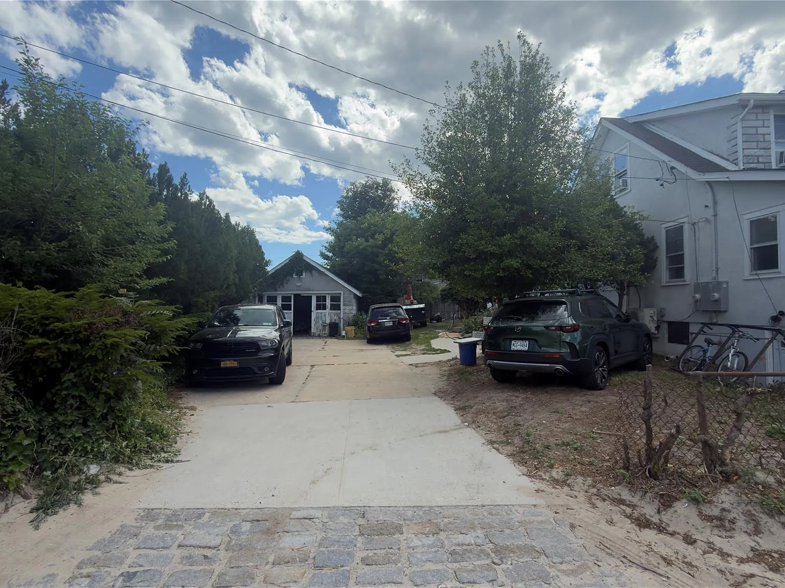 3 bed, 2.0 bath, 1200 sqft, $4,200 — Photo 2