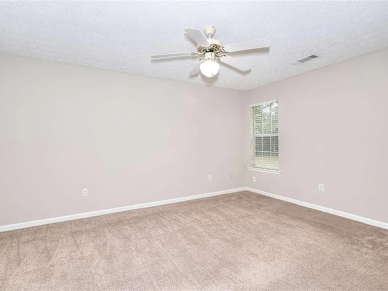 4160 Janel Ln — Photo 9
