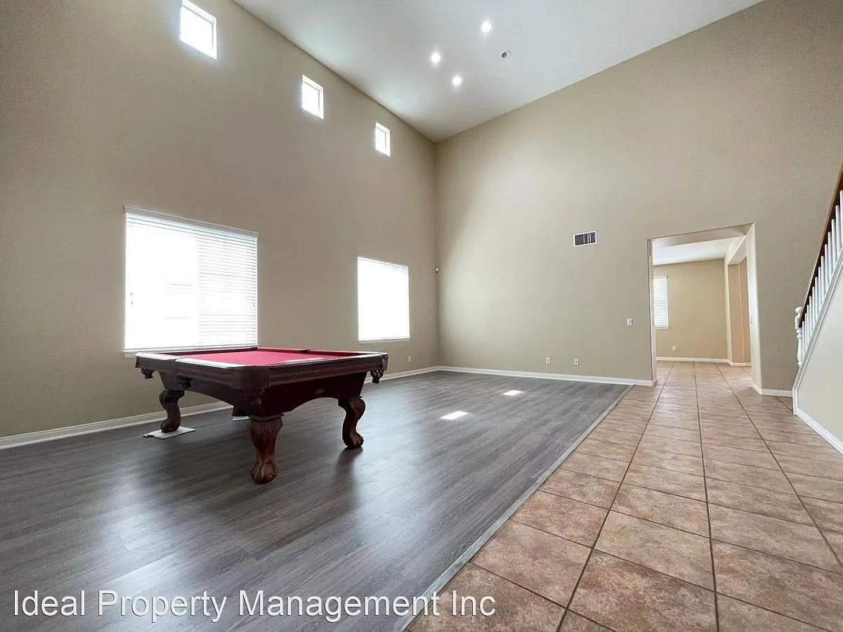4 bed, 2809 sqft, $3,700 — Photo 4