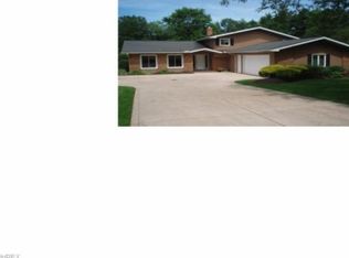 6515 Derby Dr, Mayfield Village, OH 44143