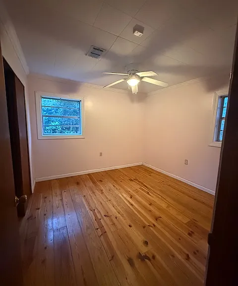 2702 Crawford Rd — Photo 16