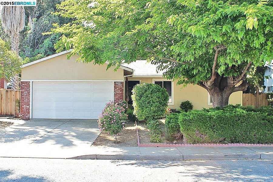 1st image of 2816 Seville Cir