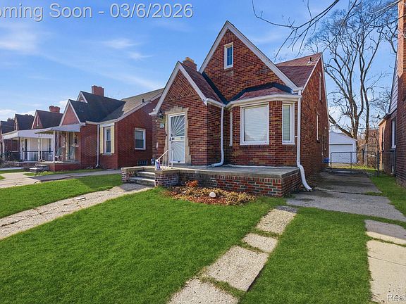 2nd image of 10947 Roxbury St